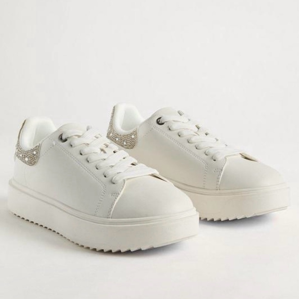 New in box torrid embellished lace up sneaker size 8.5
